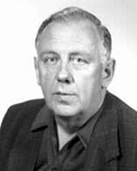 Alasdair MacIntyre headshot.