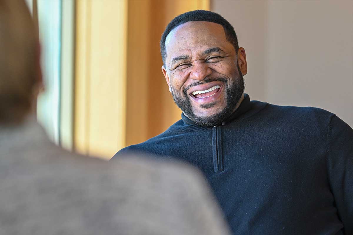 Jerome Bettis back on campus to finish Notre Dame degree